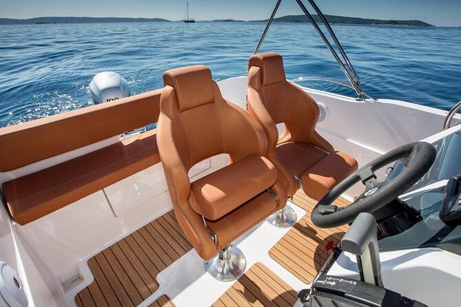 Private tour to the Elafiti with Barracuda 545 - half day 4h - The Experience in Depth: What to Expect