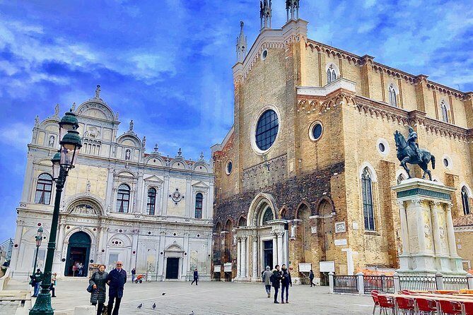 Private Tour: Venice Art and Architecture Walking Tour - Meeting Point and Initial Impressions