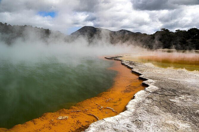 Private Tour WaiOtapu & Huka Falls & Blue springs from Auckland - A Day of Contrasts: What You Can Expect From the Tour