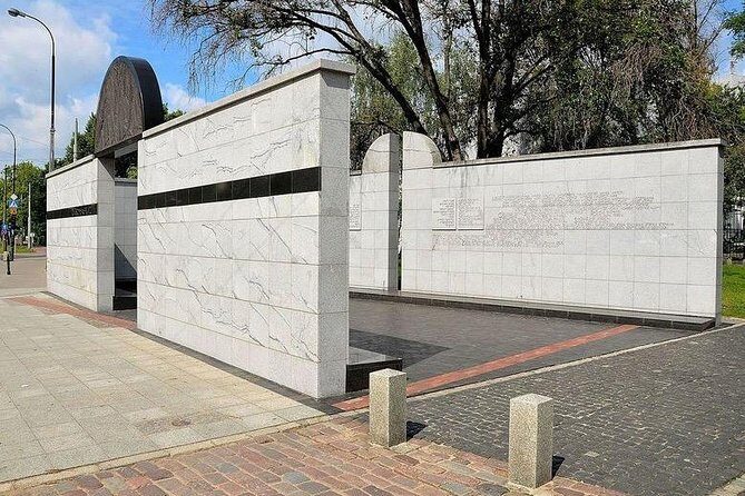 Private Tour: Warsaw Ghetto with a local Historian - Who Is This Tour Best For?