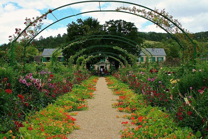 Private Tour with Guide to Midnight in Paris Movie Locations - Exploring Paris Through the Lens of Midnight in Paris