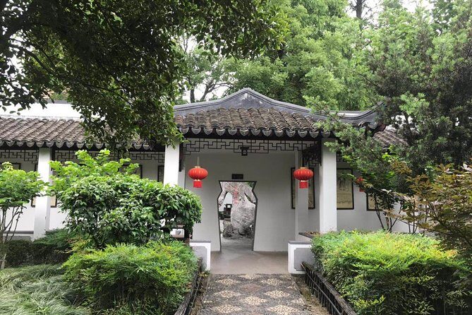 Private Tour with Zhujiajiao Ancient Town and Must-see attractions in Shanghai - A Deep Dive into the Itinerary