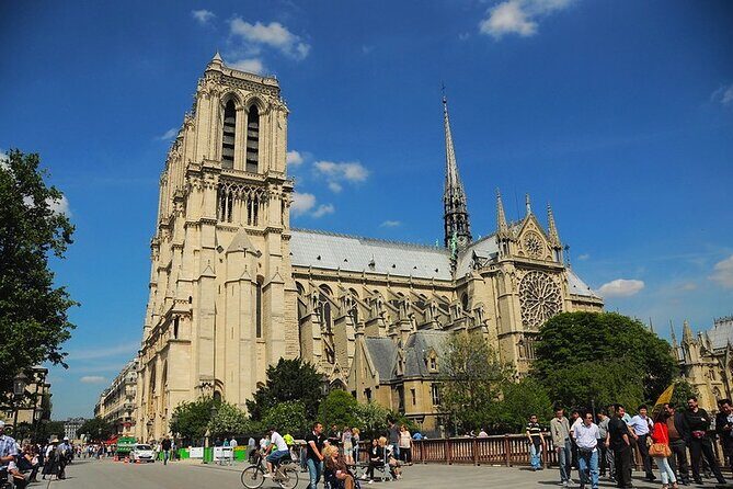 Private tourist guide in Paris! Book your official guide! - What to Expect from the Transportation and Timing