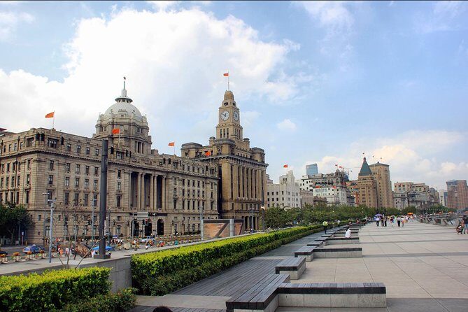 Private tour:Shanghai city highlights & Zhujiajiao water town - An In-Depth Look at the Itinerary