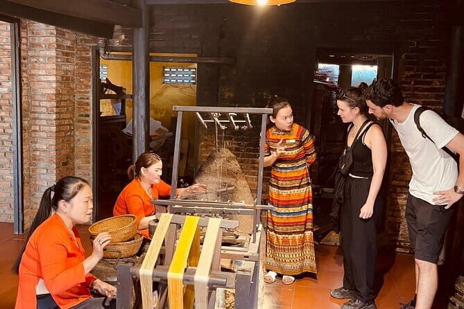 Private Traditional Silk Process in Hoi An Silk Village - Key Points