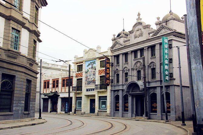 Private Transfer Between Shanghai Chedun Film Park and City Hotels - Key Points