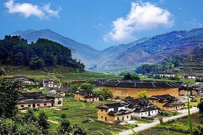 Private Transfer between Xiamen City and Huaan Earth Building - The Experience: A Deep Dive into the Details