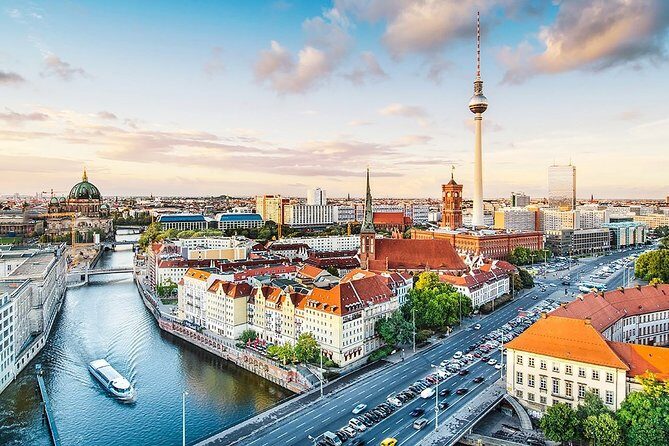 Private Transfer: Brandenburg Airport BER to Berlin in Luxury Van - An In-Depth Look at the Experience