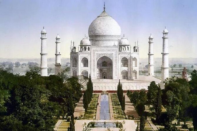Private Transfer: Delhi to Agra via Vrindavan & Mathura - Key Points