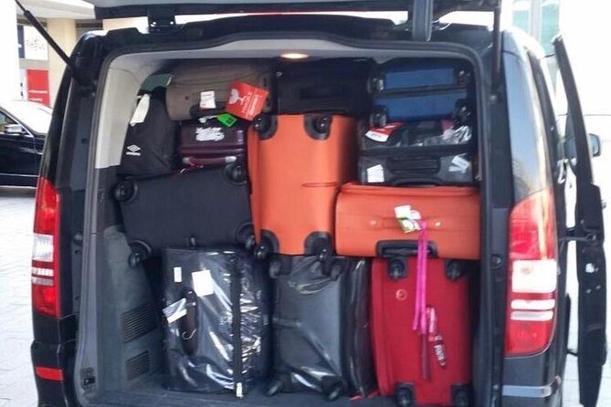 Private Transfer From Barcelona City to Barcelona Airport - The Experience: What to Expect