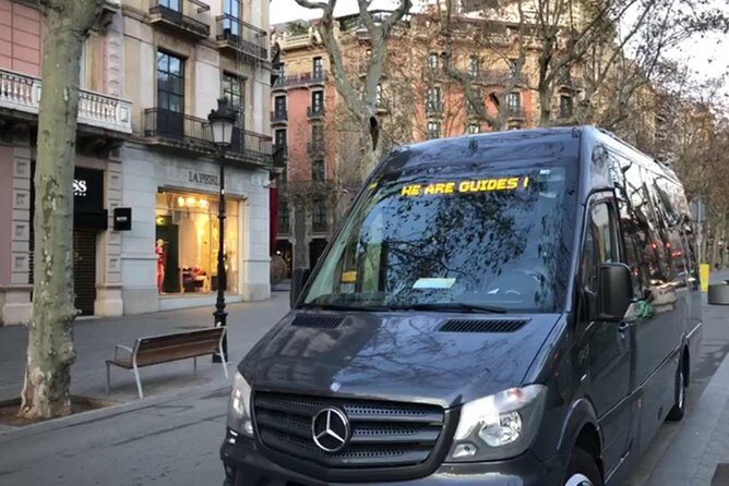 Private Transfer from Barcelona city to Harbor up to 15 people - Key Points