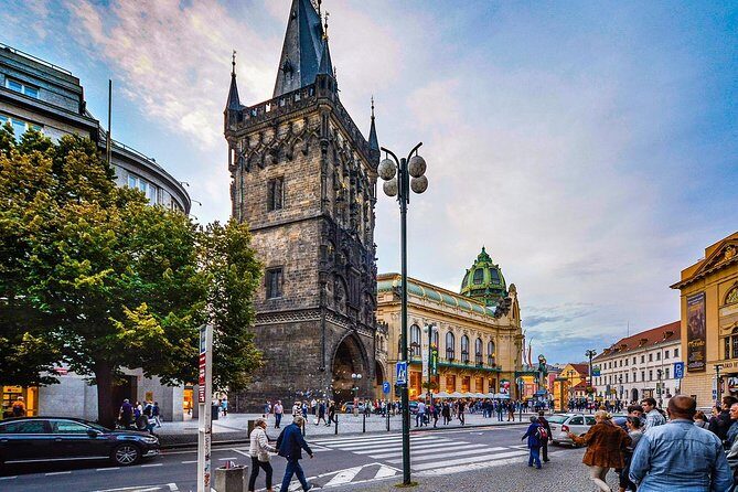 Private Transfer from Berlin to Prague with 4h of Sightseeing - FAQ