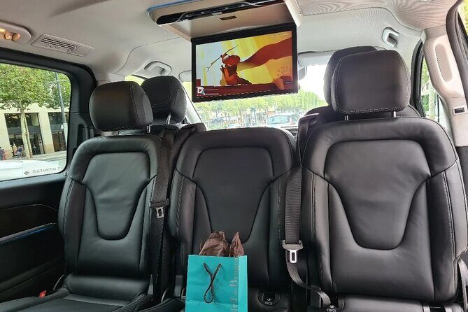 Private Transfer from CDG/ORLY/LBG Airport to Paris (Van-7 Pax) - A Deep Dive into the Private Airport Transfer Experience
