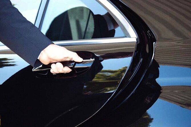 Private Transfer from Fiumicino Airport with 3 Hours Rome Tour - Key Points