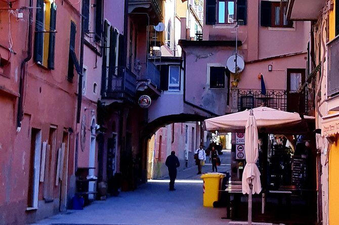 PRIVATE TRANSFER from Florence to Cinque Terre with stop in Pisa (2 hrs) - What the Price Gets You