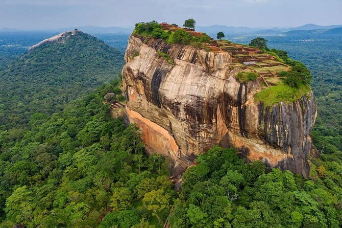 Private Transfer from Kalkudah to Sri Lanka Colombo Airport (CMB) - Drop-off at Colombo Airport