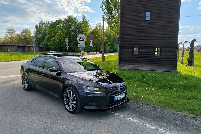 Private transfer from Krakow airport to Krakow - Meeting Points and Convenience