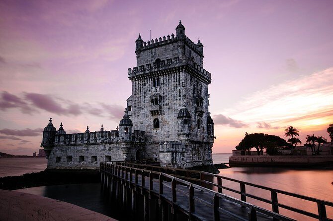 Private Transfer from Madrid to Lisbon with 2 hours for sightseeing - Key Points