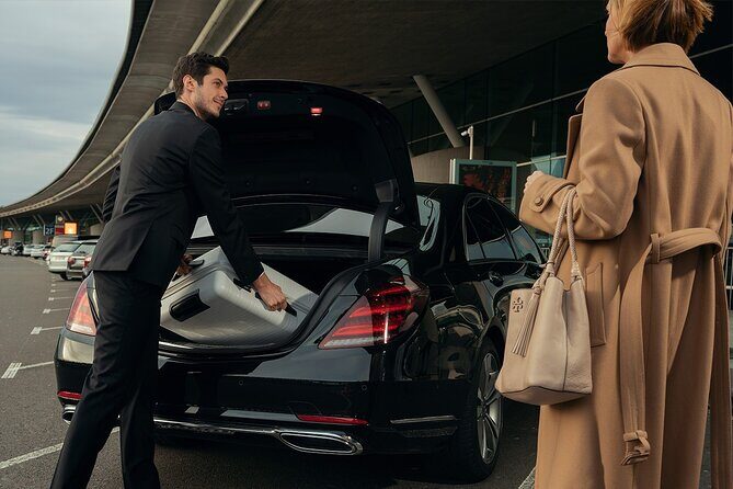 Private Transfer from or to FLL or MIA Airport - The Meet-and-Greet Experience