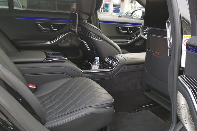 Private Transfer from Prague Airport to Prague City Hotels 1 - 3 pax - FAQ