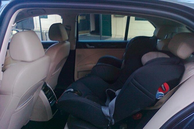 Private Transfer from Prague Airport to the City Centre - Who Is It Best For?