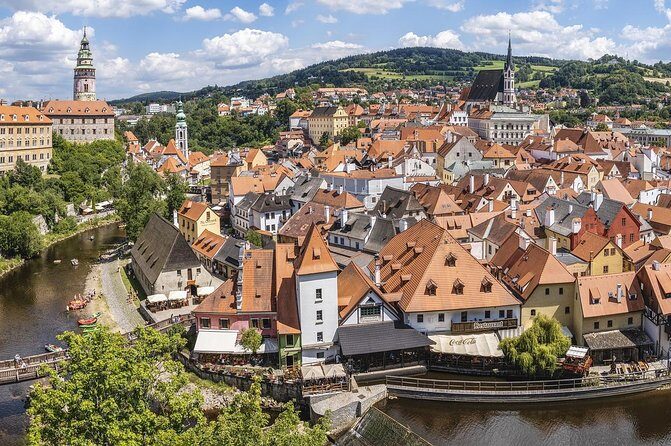 Private Transfer from Prague to Cesky Krumlov, English-speaking driver - Authentic Experience and Local Insights