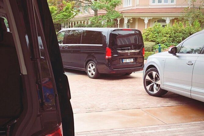 Private Transfer from Roissy CDG Airport to Disneyland Paris - A Practical Overview of Your Transfer Experience