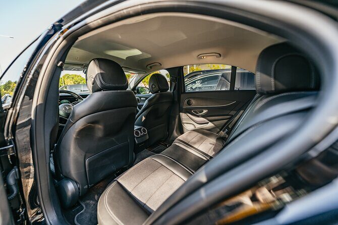 Private Transfer from Seville Airport to Hotels in Seville - A Deep Dive into the Private Transfer Service