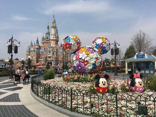 Private Transfer from Shanghai Pudong Airport to Shanghai Disneyland - Key Points