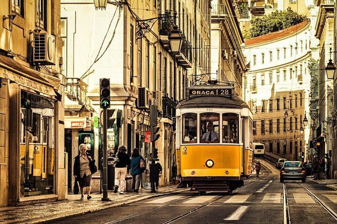 Private Transfer From / To Airport Lisboa x Lisboa - Key Points