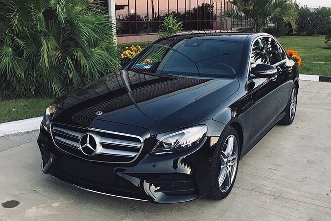 Private Transfer from Vancouver Airport YVR to Vancouver in Business Car - What to Expect from the Transfer Experience