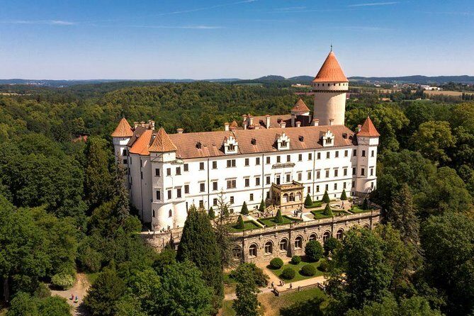 Private Transfer from Vienna to Berlin with 2 hours for sightseeing - The Driver Experience: Friendly, Knowledgeable, But Not a Guide