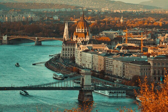 Private transfer from Vienna to Budapest with 2h of sightseeing - Key Points