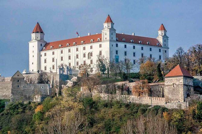 Private transfer from Vienna to Budapest with Bratislava visit - Analyzing the Value