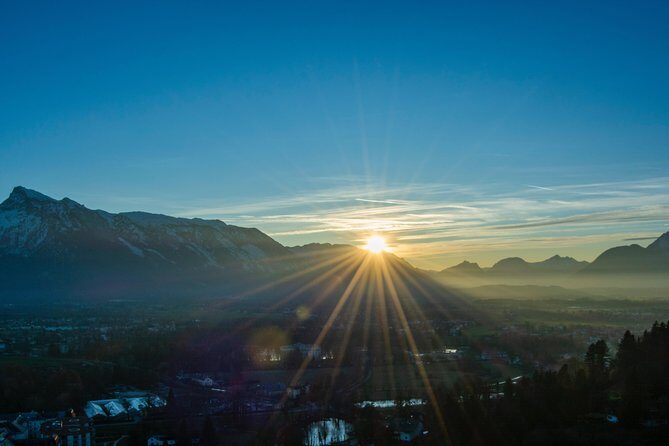 Private transfer from Vienna to Salzburg with 3h Sightseeing stop in Hallstatt - FAQ