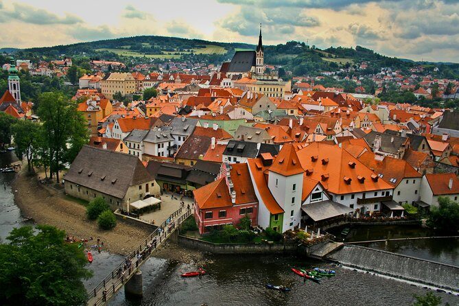 Private transfer from Vilshofen to Prague with Stopover in Cesky Krumlov - Key Points