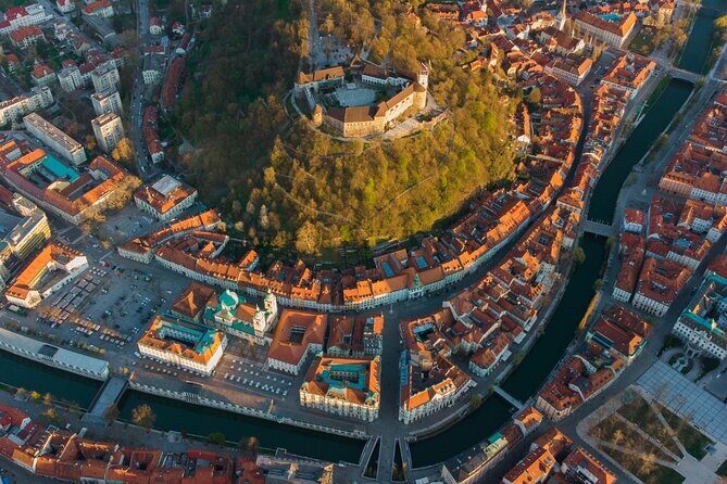 PRIVATE TRANSFER: From Zagreb to Split with Plitvice Lakes tour - Key Points