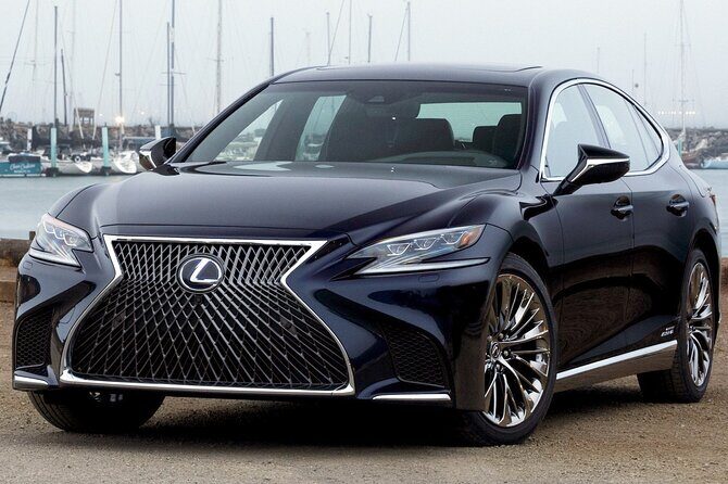 Private Transfer: Hong Kong City to Hong Kong Airport HKG in Business Car - Key Points