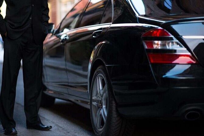 Private Transfer in a Luxury Vehicle to and from MSY Airport - Key Points
