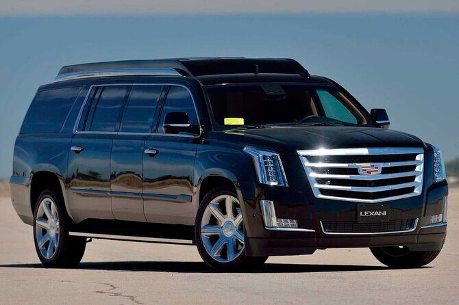 Private Transfer: Las Vegas to LAS Airport by Luxury SUV or Limousine up to 8 p - Key Points