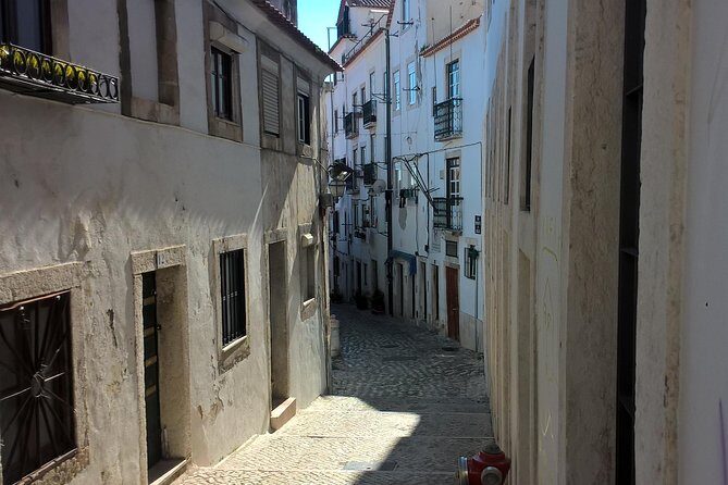 Private Transfer: Lisbon Airport to or from Lisbon Center - Key Points