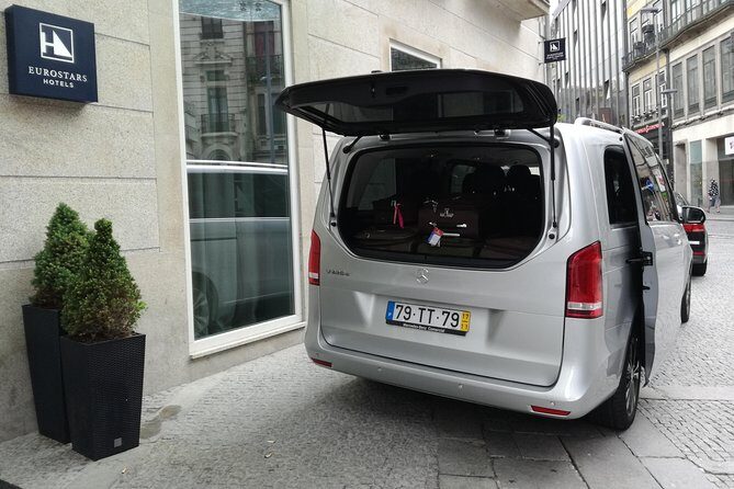 Private transfer Lisbon / Porto with tour included. - FAQ