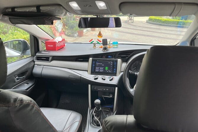Private Transfer Mumbai Airport by Innova Crysta - Key Points
