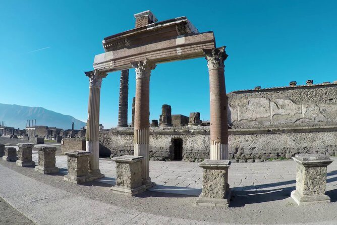 Private Transfer Naples to Sorrento with option of a Stop in Pompeii - FAQs