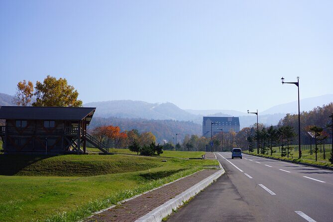 Private Transfer New Chitose Airport to Hokkaido Attractions - Detailed Breakdown of the Transfer Route and Experience