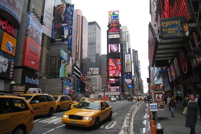 Private Transfer: New York to LaGuardia Airport LGA by Luxury SUV - The Sum Up