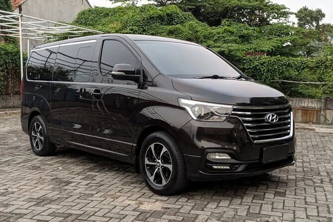 Private Transfer Papeete Urban Area to Tahiti Airport PPT by Van - Introduction: A Private Transport Solution for Stress-Free Departures in Tahiti