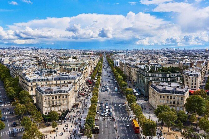 Private Transfer: Paris Airport CDG to Paris City by Luxury Van - The Vehicle and Amenities