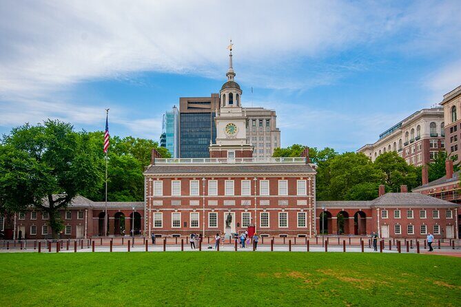 Private Transfer: Philadelphia Airport PHL to Philadelphia in Business Car - An In-Depth Look at the Private Transfer Service in Philadelphia
