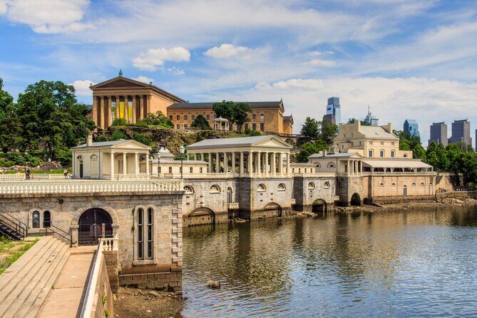 Private Transfer: Philadelphia Airport PHL to Philadelphia in Luxury SUV - A Practical Look at Your Philadelphia Airport Transfer